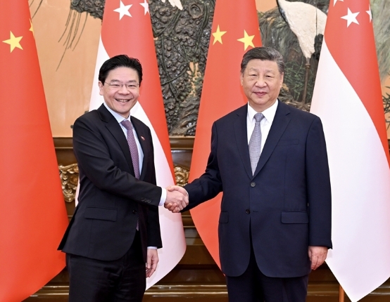 习近平会见新加坡总理黄循财 习近平会见新加坡总理黄循财